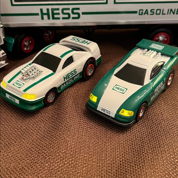1997  Hess Toy Truck and Racers - Green and White ($20 each) - Picture 5 of 6
